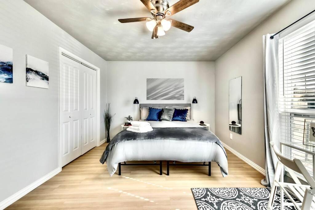 City Outside & Tranquility Inside Dallas Exterior foto